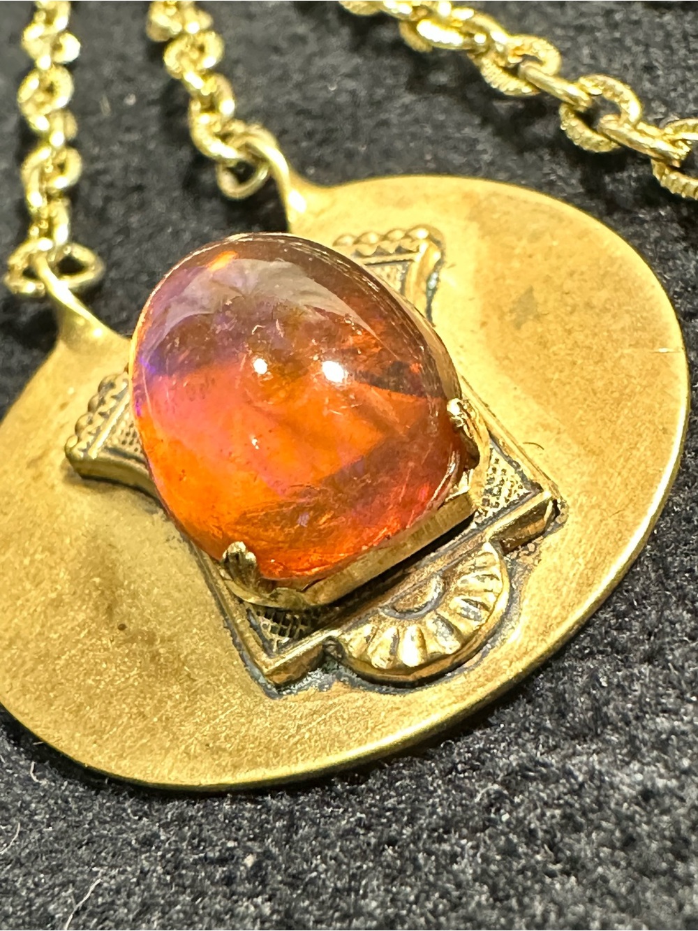 Vtg: Glass Dragons Breath Cabochon Brass Pendant Necklace - Picture 9 of 11